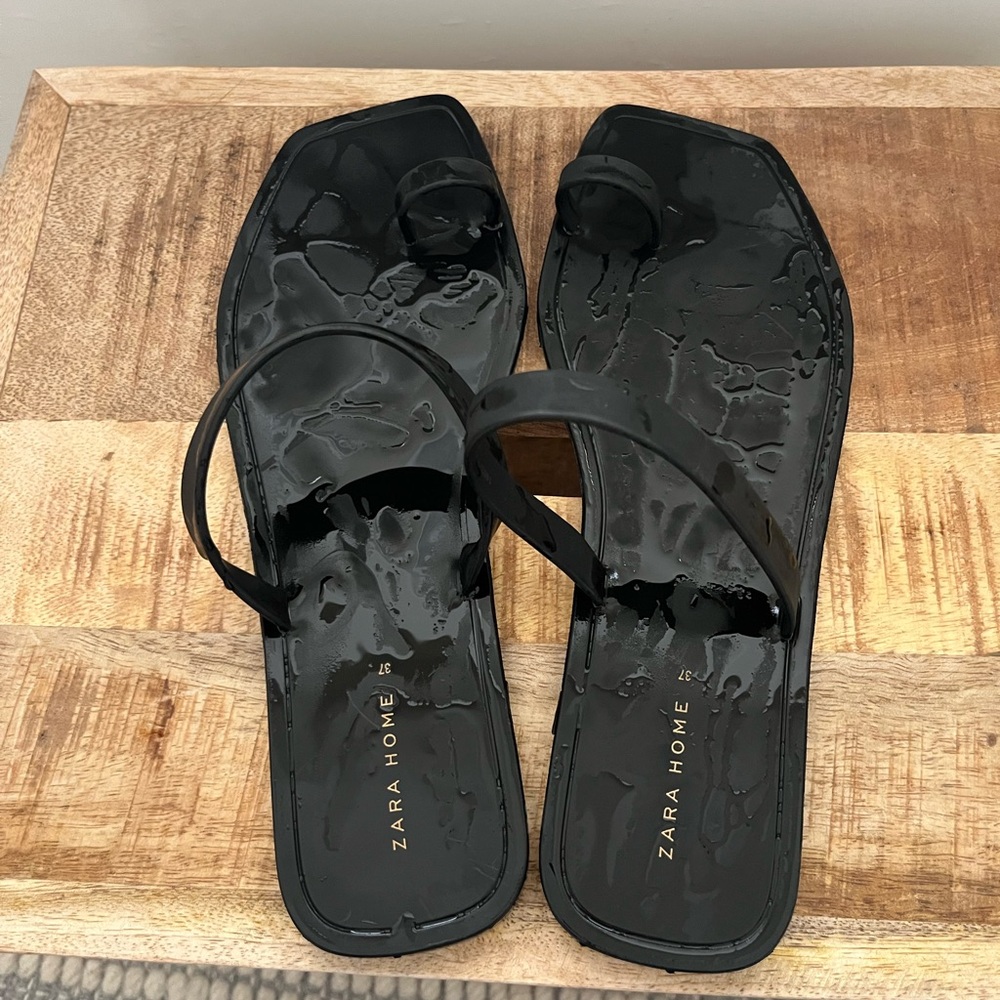 Zara home stylish sandals size 37. Almost new, barely worn